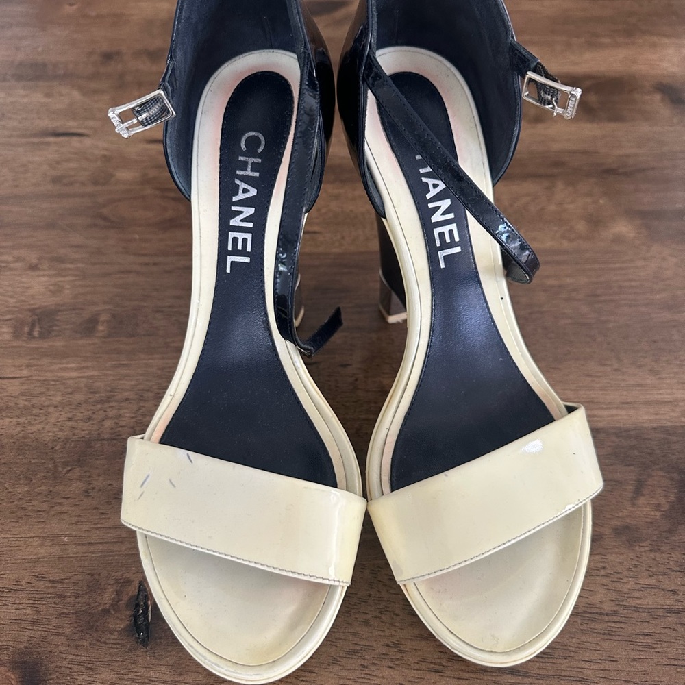 CHANEL Black and Cream Heeled Sandals